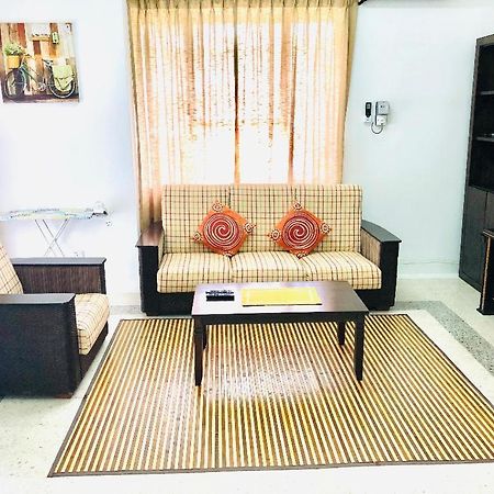 Kerteh Apartment Екстер'єр фото
